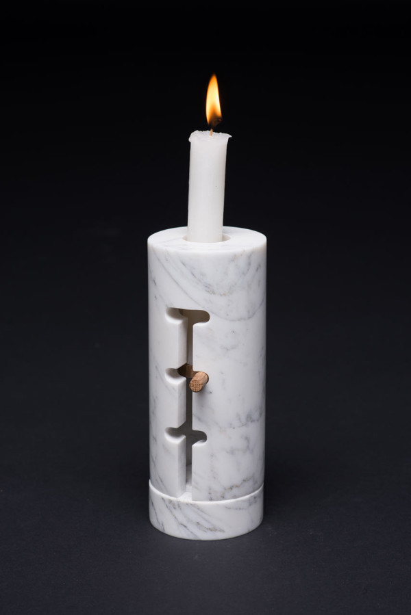 Odnosvechnik-Candle-Holder-Misonzhnikov-2-600x899