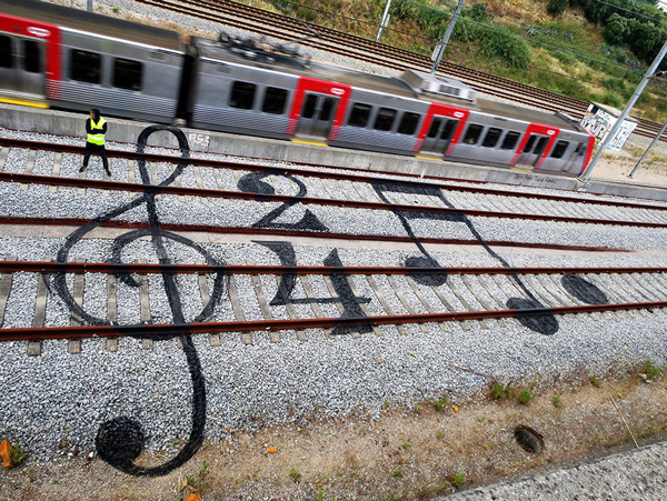 train-tracks-bordalo-2