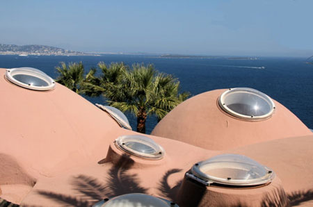 Roofs of Antti Lovag\'s bubble houses