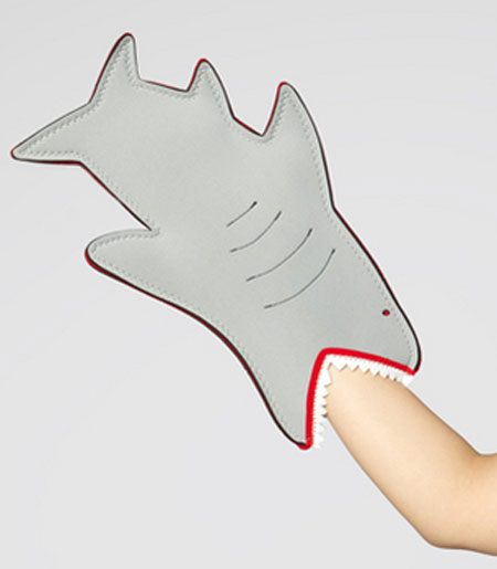 Shark mitten