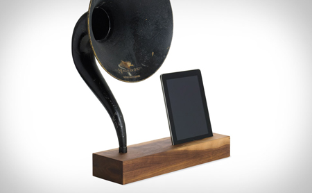 iVictrola iPhone dock