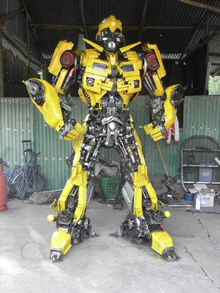 Jumbo Autobots made of scrap parts