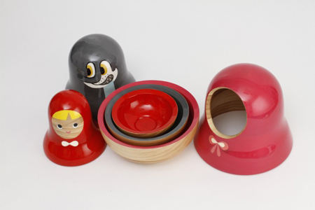 Little Red: fairy tale matryoshka that tells a story