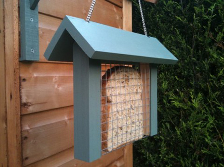 Toast bird feeder