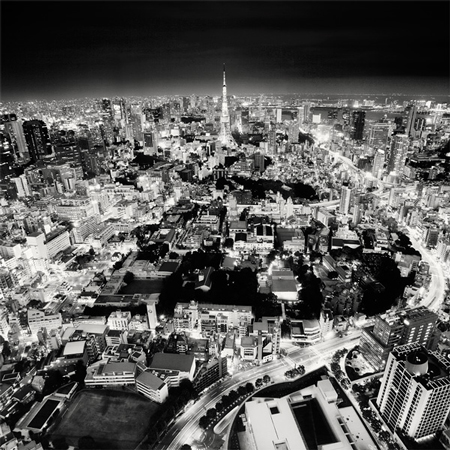 Black and white Tokyo nightscape photography