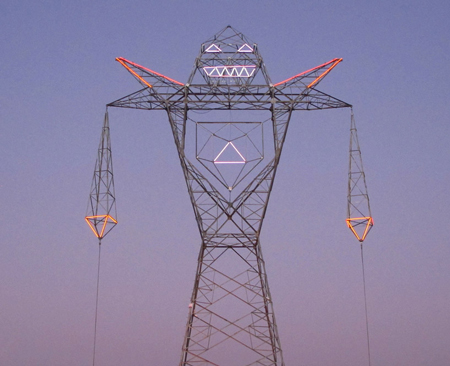 Colosso: an electricity pylon turned into a giant robot