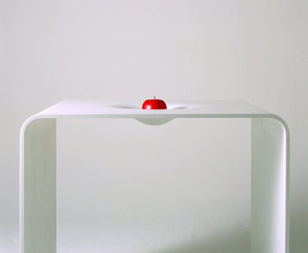 Newton table by Makoto Tojiki