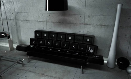 Qwerty-Couch5-640x384