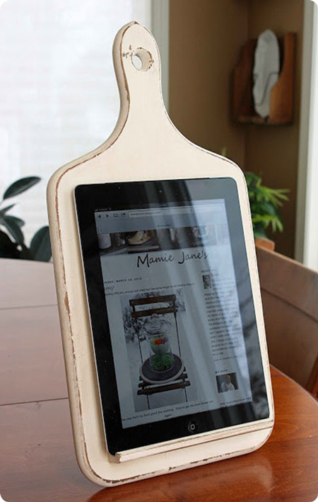 Kitchen tablet stands