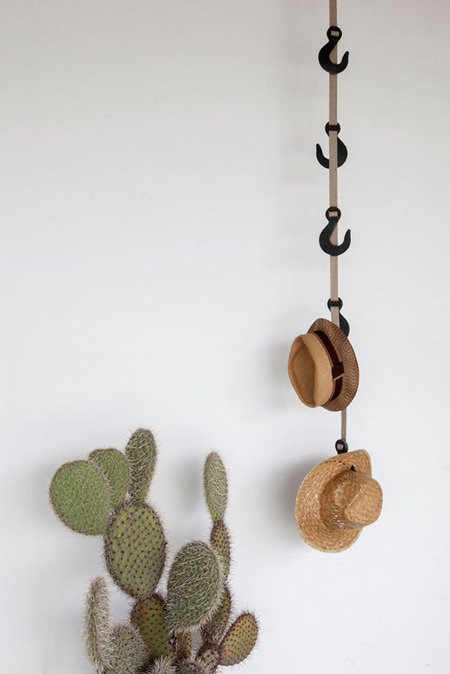 eco-friendly-coat-rack-600x899