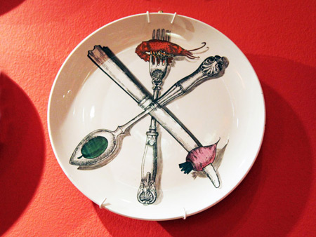 fornasetti-plates-il-patto-forte-designboom-08