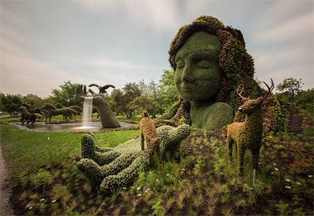 Monumental Plant Sculptures