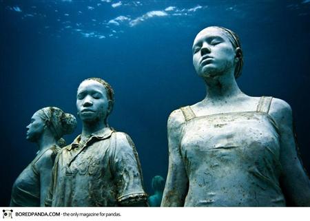 Underwater Sculptures by Jason deCaries Taylor