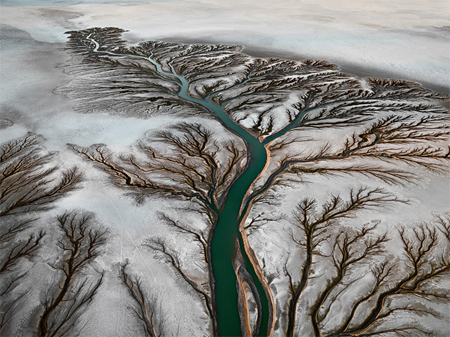 Aerial views of photography by Edward Burtynsky