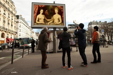 Billboards replaced by art in Paris