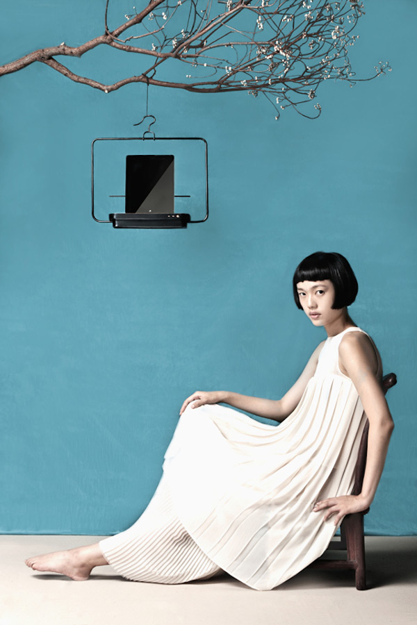 Urban Cage iPhone and iPad stand
