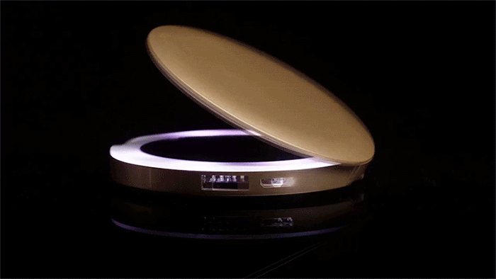Pearl — Compact Mirror & USB Rechargeable Battery