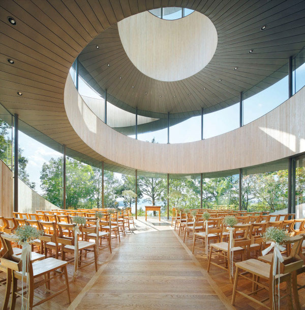 Ribbon-Chapel-NAP-Architects-12-600x611