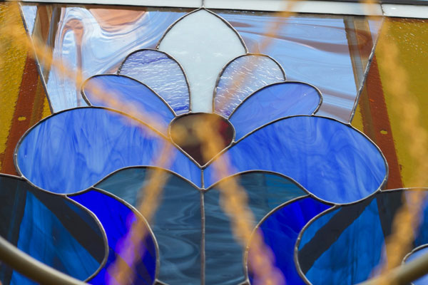 stained-glass-basketball-hoop-backboards-victor-solomon-designboom-30