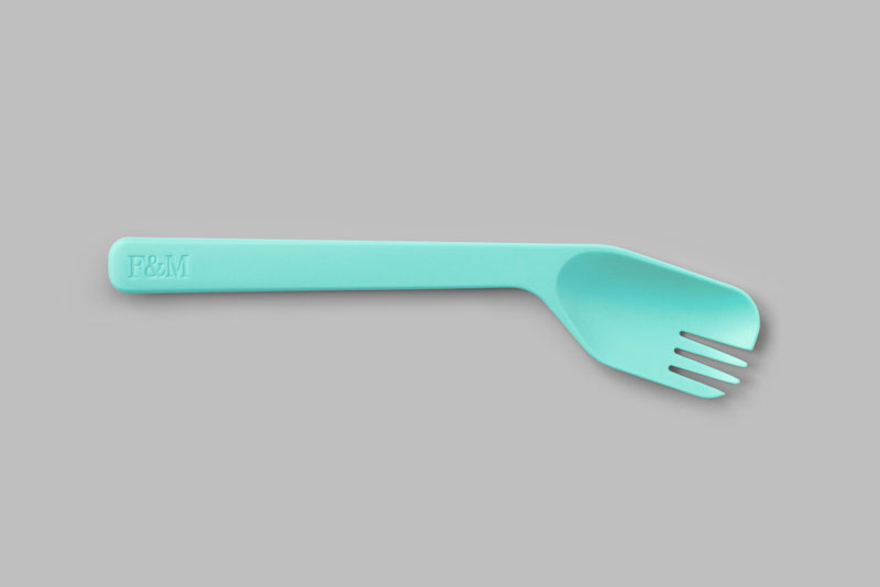 Fork, knife, and spoon combined into this clever tritensil