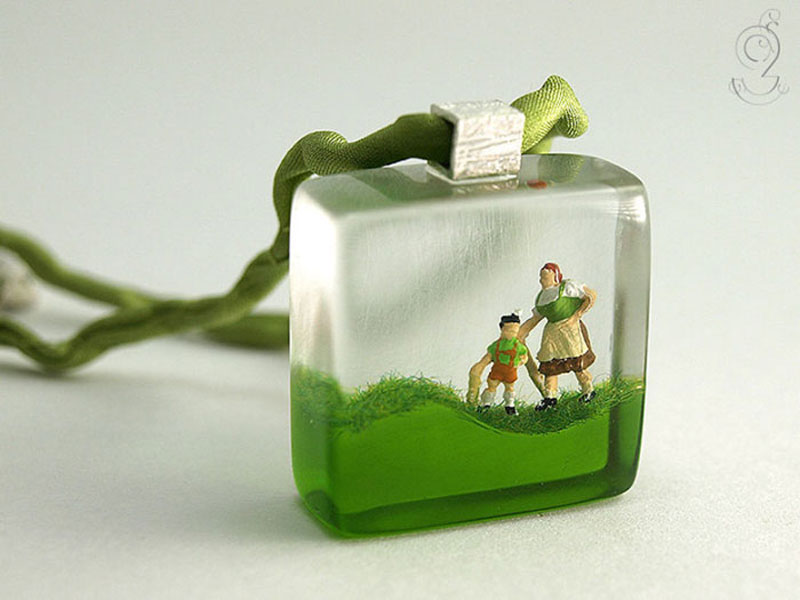 miniature-worlds-inside-jewelry (4)