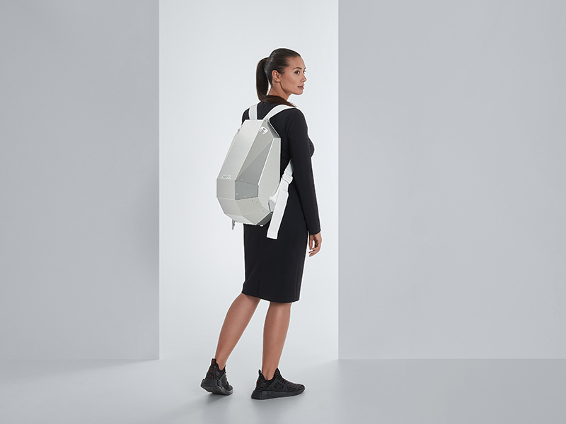 SOLID GRAY aluminium edition: an incredible backpack made of aluminium composite material