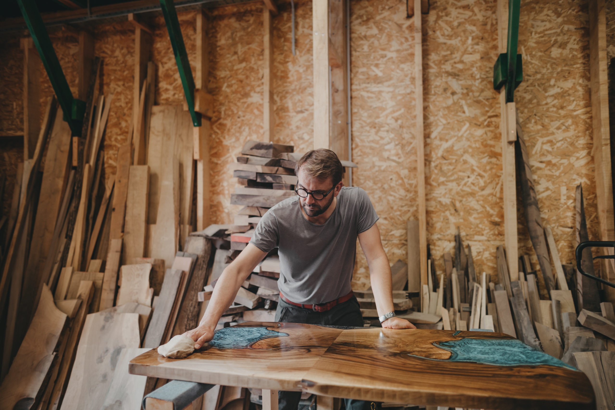 2 Stunning Epoxy Wood Table Designs