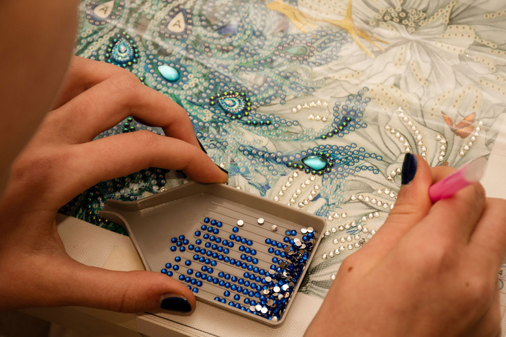 Diamond Painting 101: A Beginner’s Guide to Painting with Diamonds